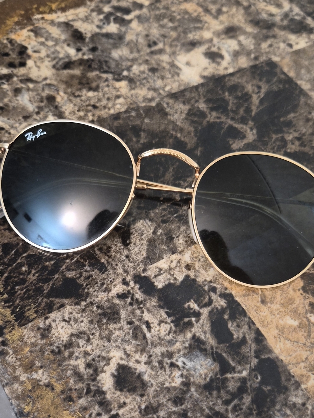 Ray-Ban Women's Gold Frame Round Green Lens Sunglasses